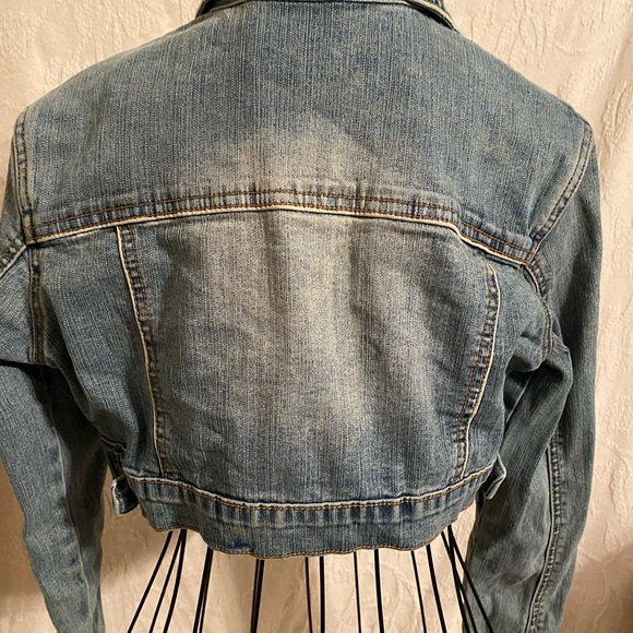Cropped jean jacket - Picture 6 of 6